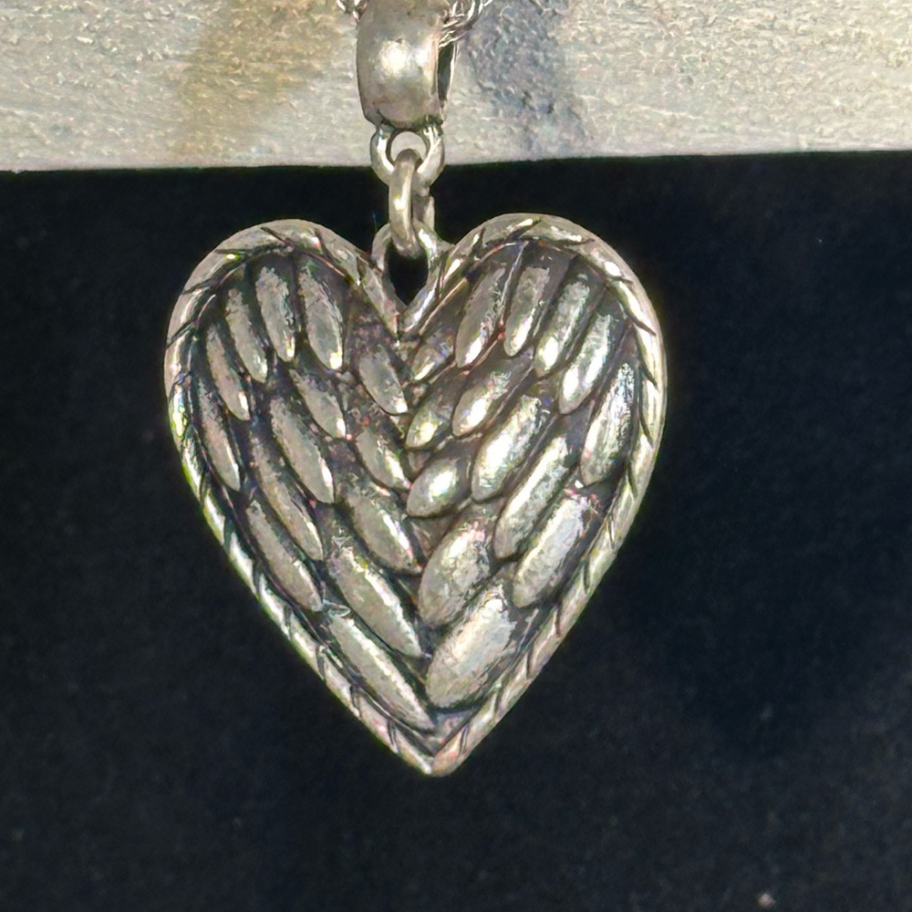 Buckle brand angel wings heart necklace